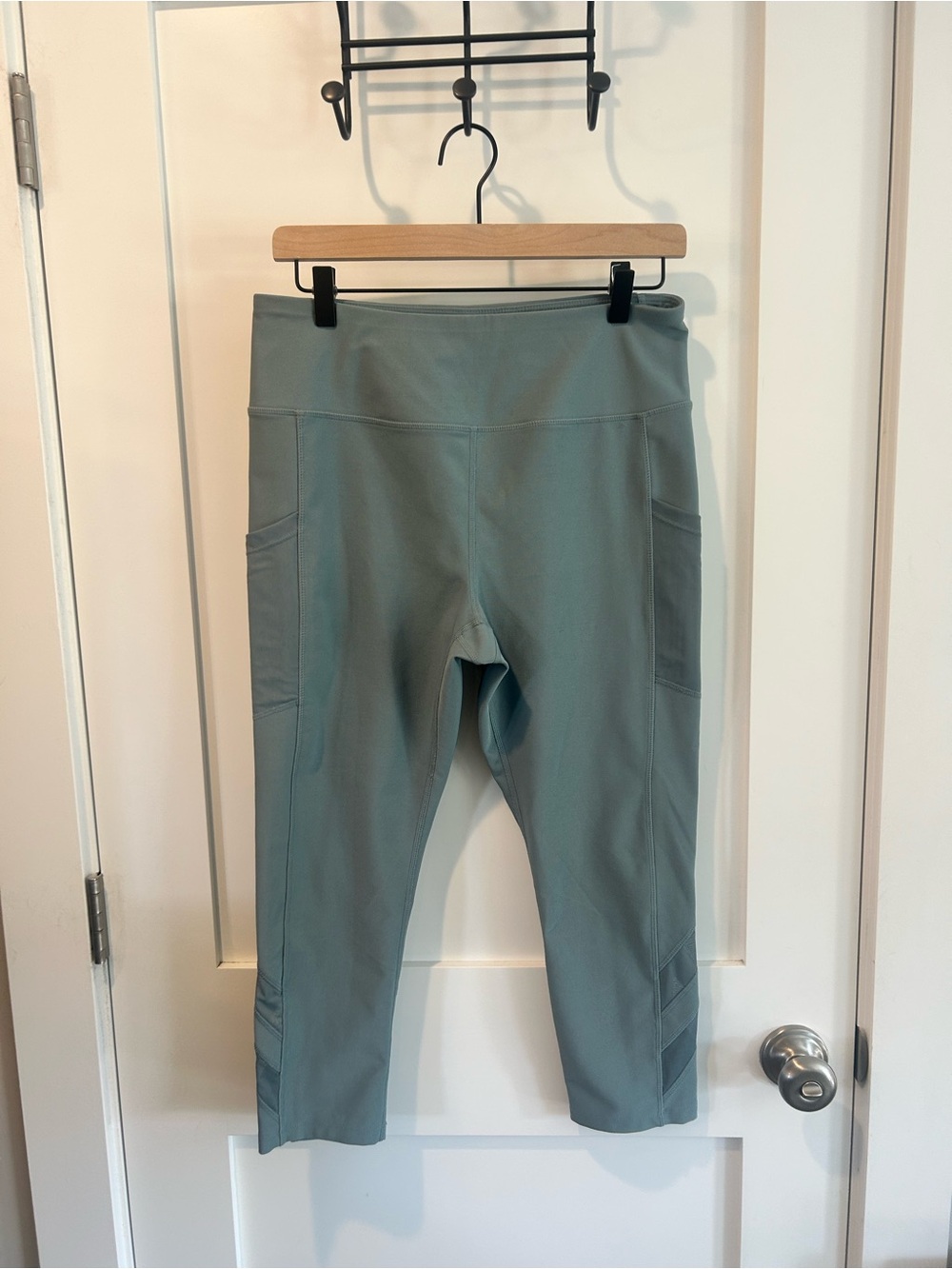 Mondetta Sage Cropped Active Pants with Side Pockets